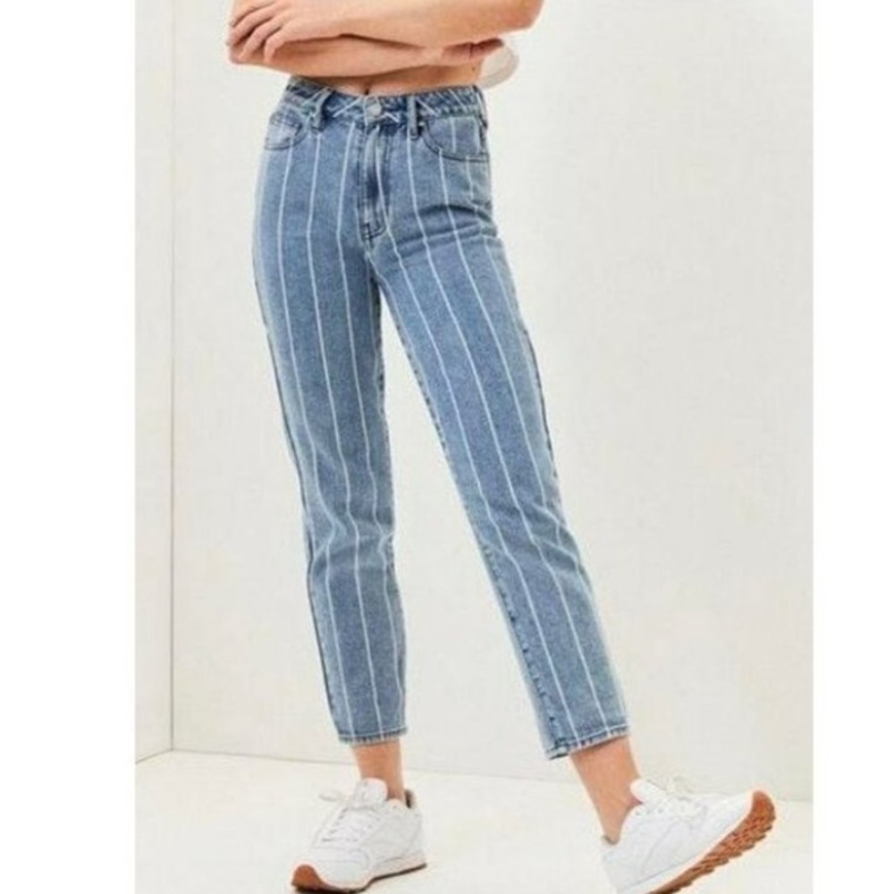 Pacsun light wash white stripe straight leg mom jeans size 24